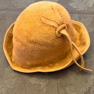 Vintage Adelfo Realite’s Stylish Mustard Hat with Bow Accent